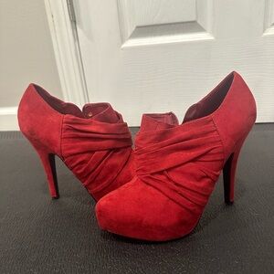 G by Guess Red Heels Suede Boots Booties Y2K size 7.5 Women’s